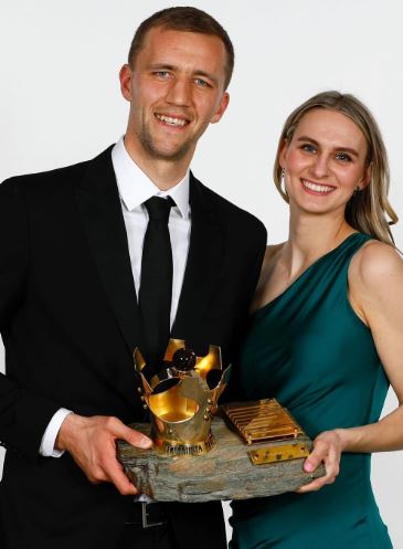 Tomas Soucek and his wife posing with Czech Football of the Year award